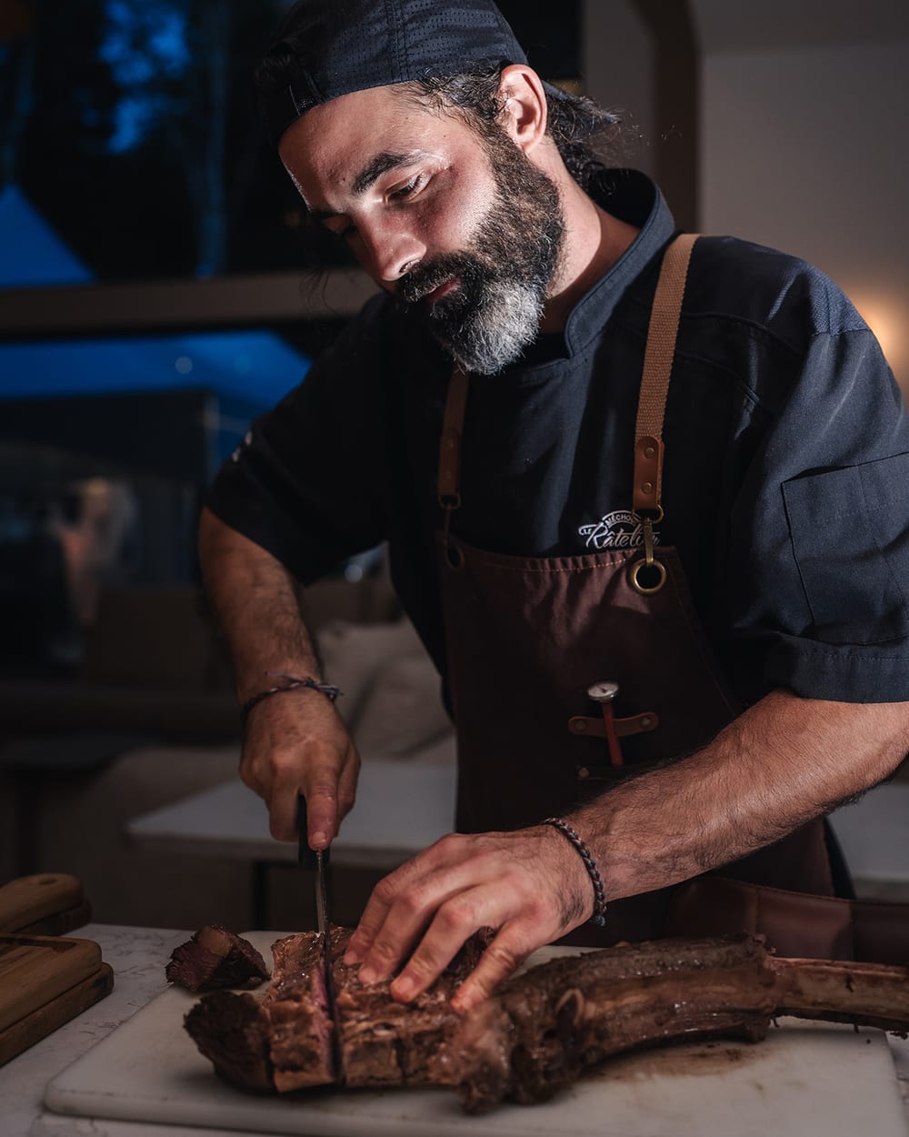 Membre de l'équipe du Râtelier au travail lors d'un événement